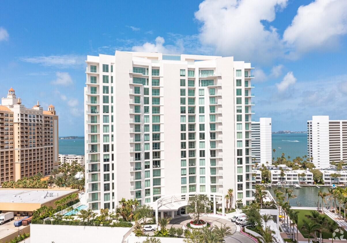 Downtown Sarasota luxury bayfront condominium tower